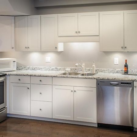 Moncton Suites - Apartments Across Georges Dumont エクステリア 写真