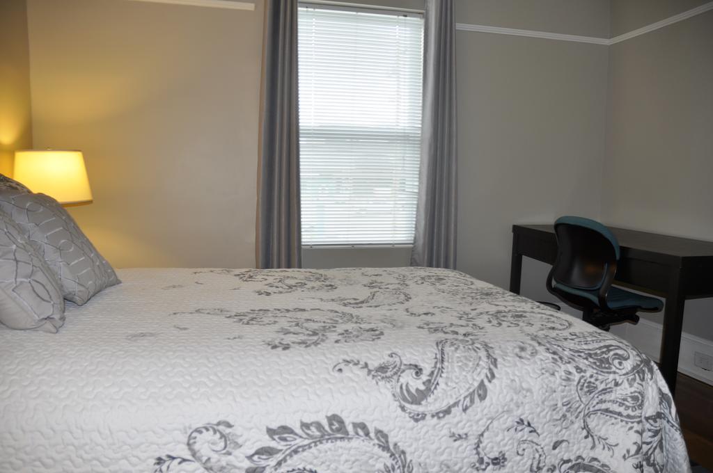 Moncton Suites - Apartments Across Georges Dumont エクステリア 写真