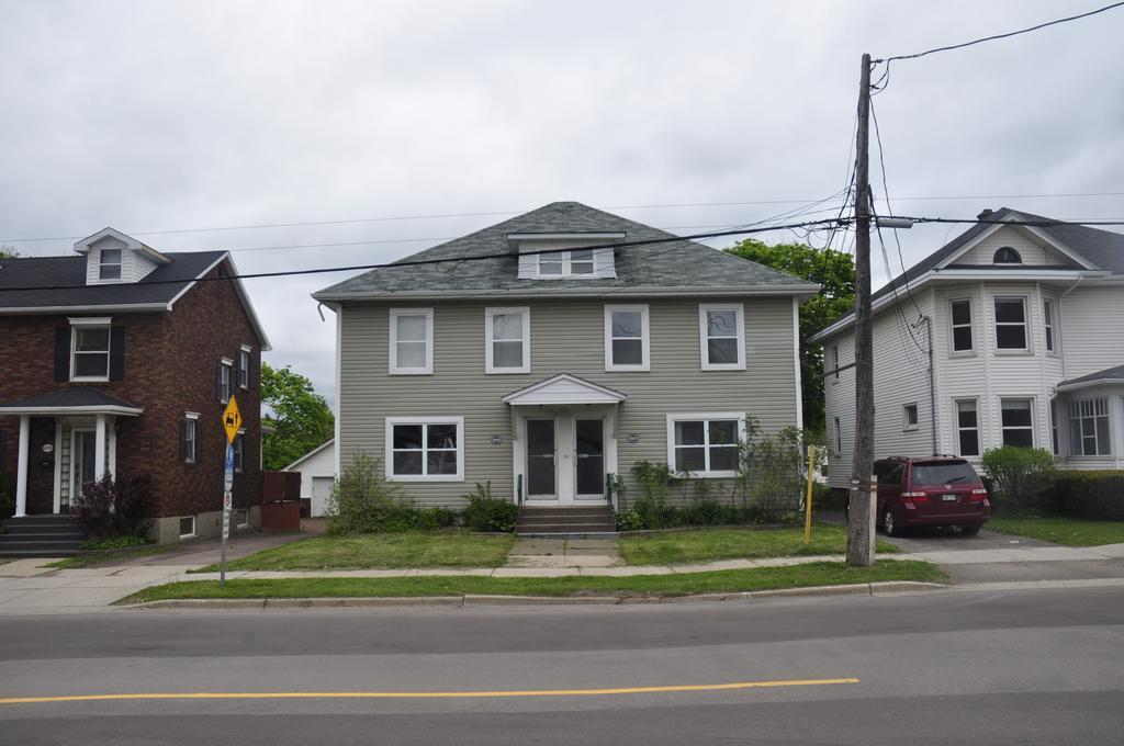 Moncton Suites - Apartments Across Georges Dumont エクステリア 写真