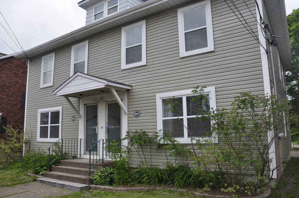 Moncton Suites - Apartments Across Georges Dumont エクステリア 写真