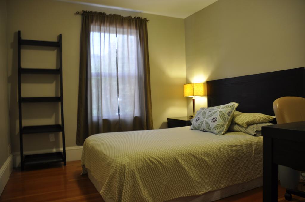 Moncton Suites - Apartments Across Georges Dumont エクステリア 写真