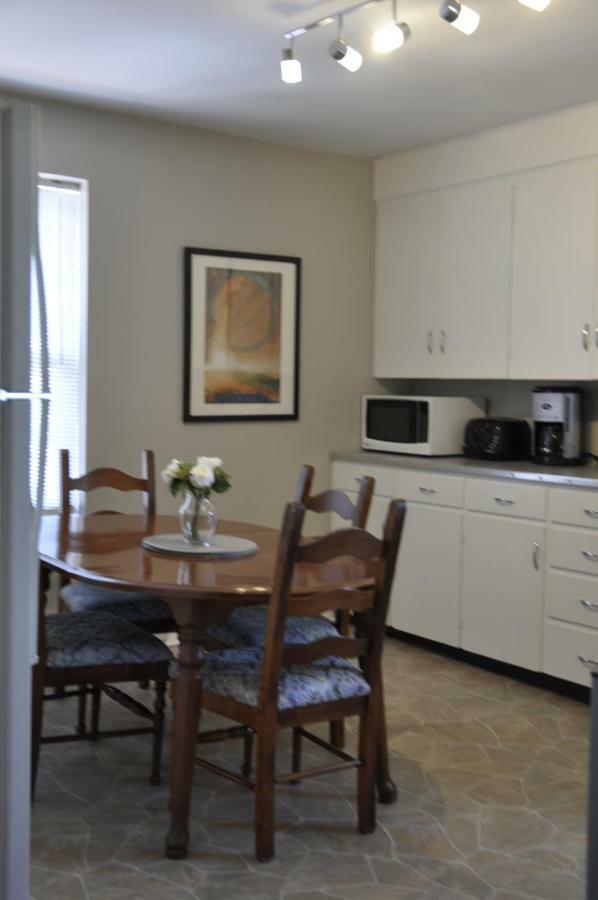 Moncton Suites - Apartments Across Georges Dumont エクステリア 写真