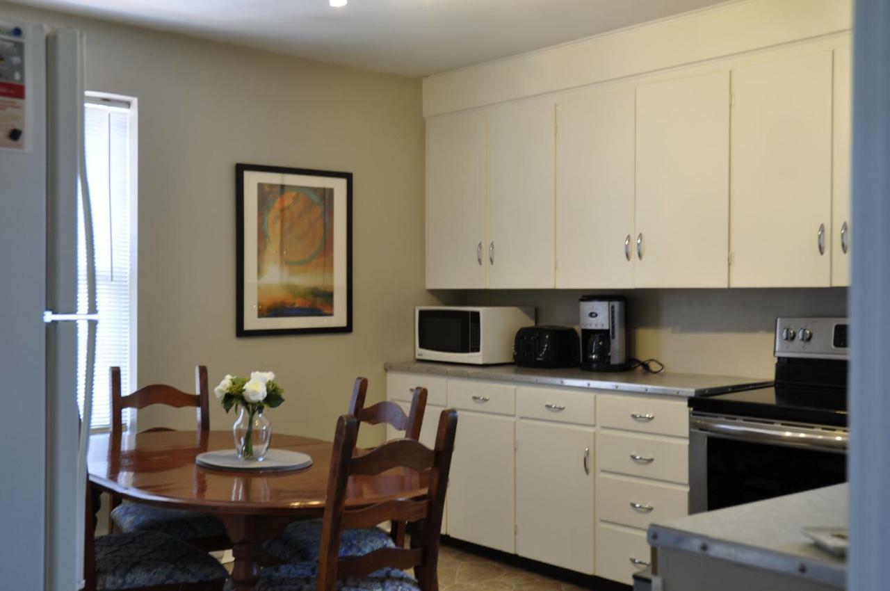 Moncton Suites - Apartments Across Georges Dumont エクステリア 写真