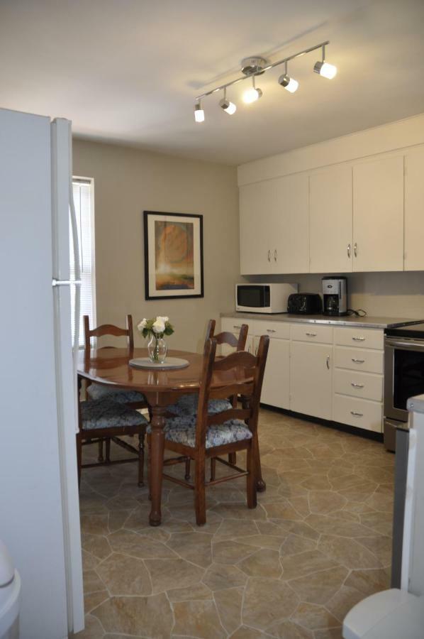 Moncton Suites - Apartments Across Georges Dumont エクステリア 写真