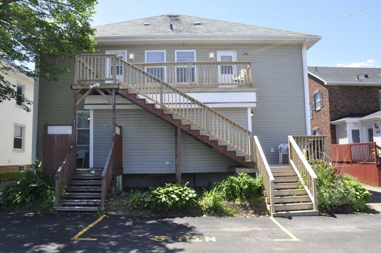 Moncton Suites - Apartments Across Georges Dumont エクステリア 写真